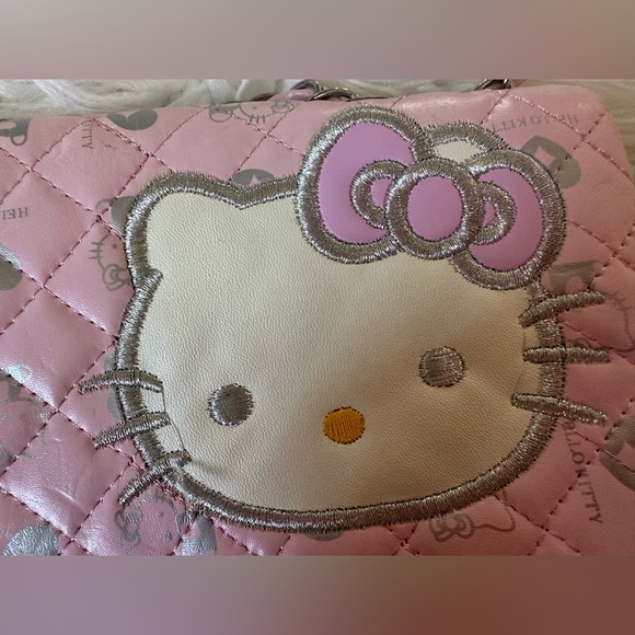 HelloKitty bag. Very Good condition. Faux leather.Only used  once not my style! - Picture 2 of 6